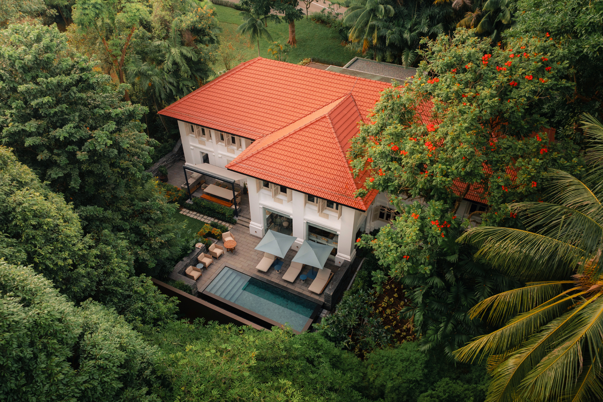 Capella Singapore at Dawn — Colonial Architecture, $900 Nightly Rate, Worth It?