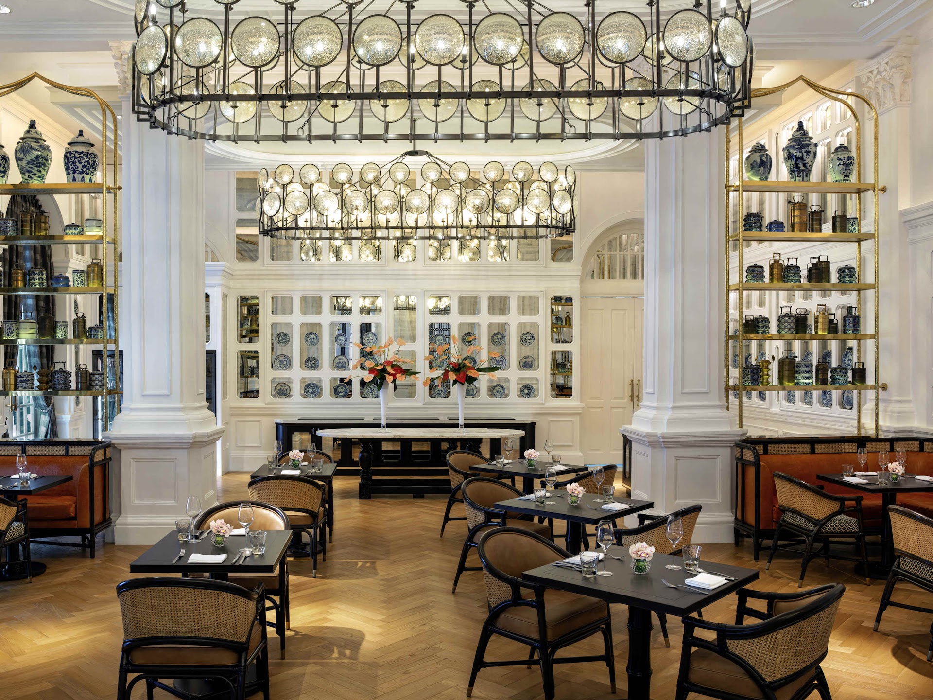 Raffles Singapore at Dawn — The Colonial Courtyard, a $900 Suite, and Whether the Legend Still Earns Its Rate